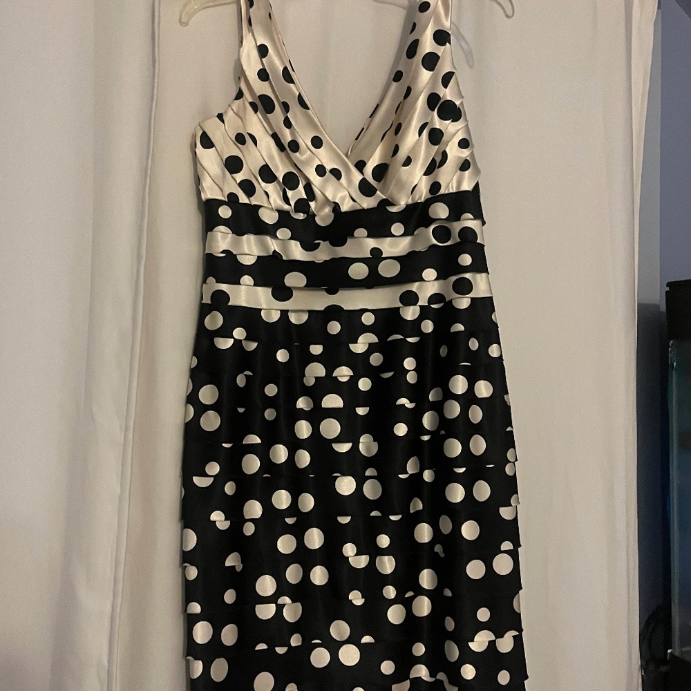 Jones New York Black and white satin layered Polka dot dress Size 8